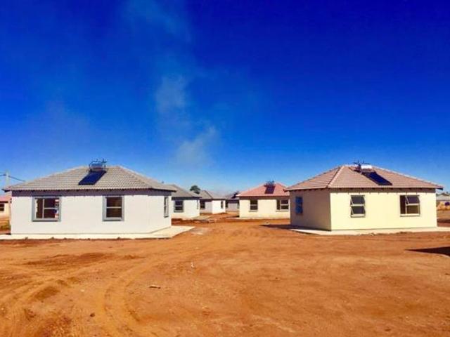 2 Bedroom House in The Reeds