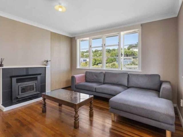 Sun Filled, Fully Fenced, 2 bedrooms
