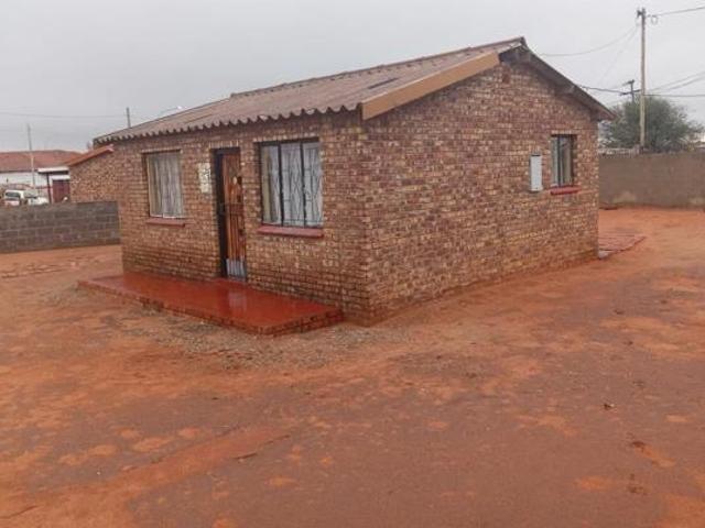 2 Bedroom House in Tlhageng