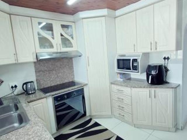 2 Bedroom House in Trenance Manor