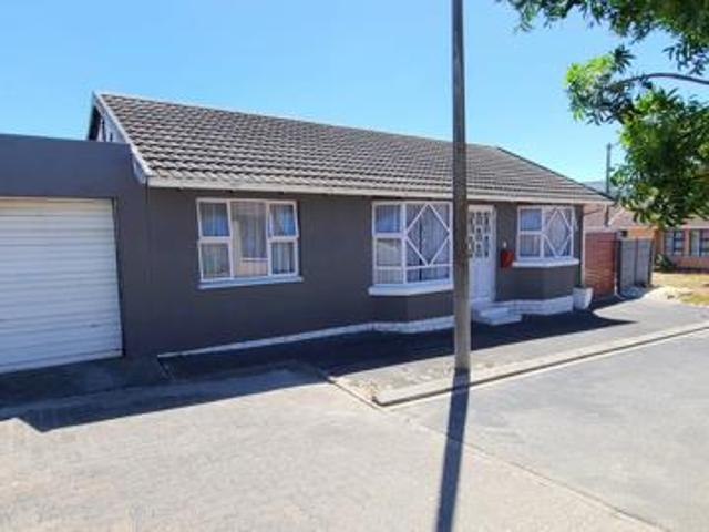 2 Bedroom House in Tuscany Glen