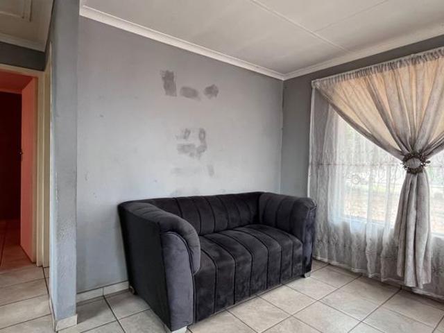 2 Bedroom House in Unitas Park