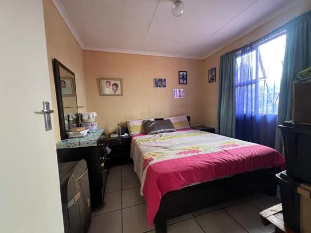 2 Bedroom House in Uitenhage Central