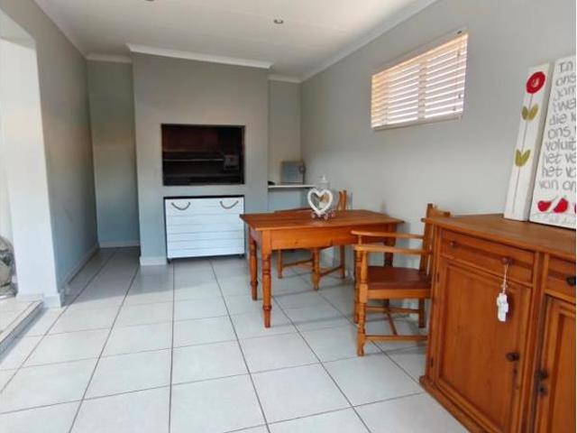 2 Bedroom House in Uitzicht
