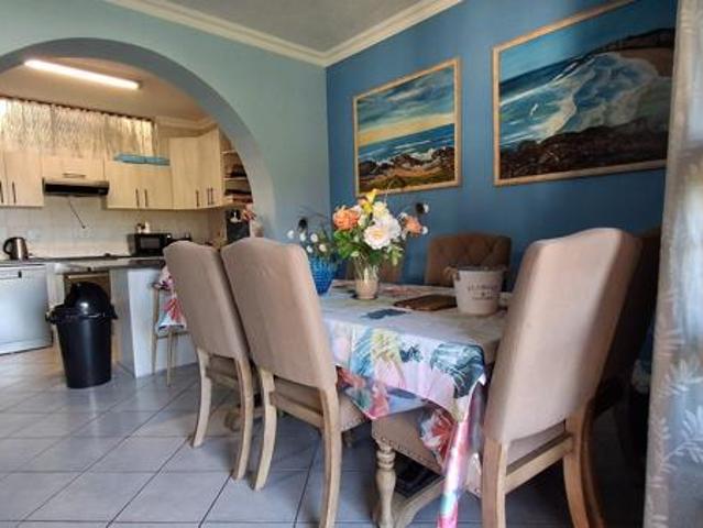 2 Bedroom House in Uvongo Beach