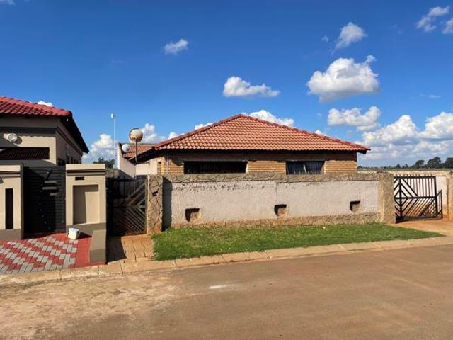 2 Bedroom House in Vosloorus