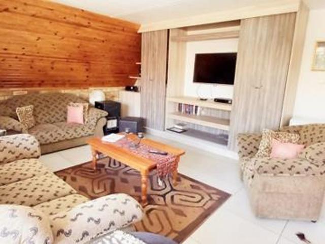 2 Bedroom House in Vaal Marina
