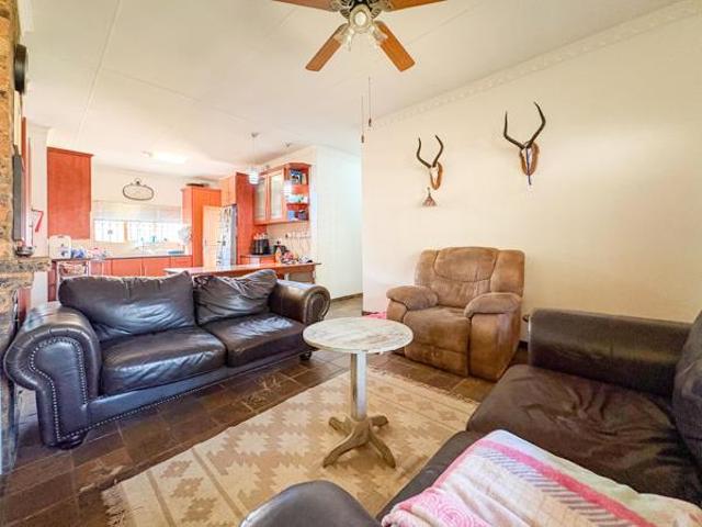 2 Bedroom House in Valhalla