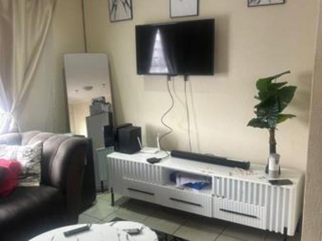 2 Bedroom House in Vanderbijlpark CE4