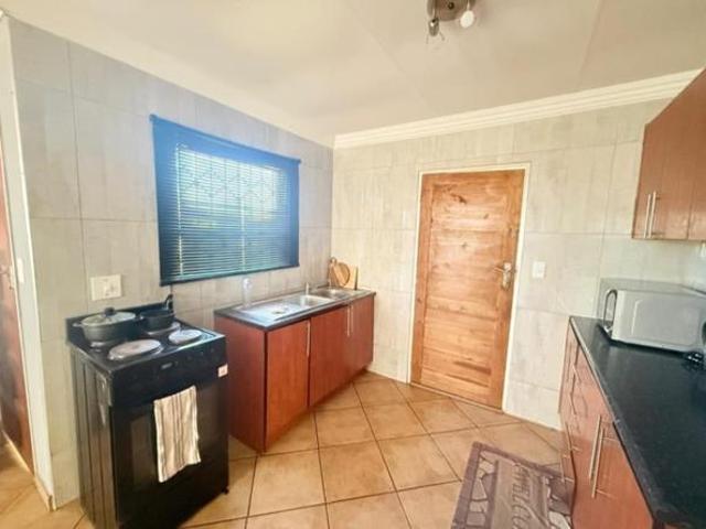 2 Bedroom House in Vanderbijlpark CE3
