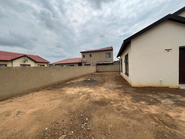 2 Bedroom House in Vanderbijlpark Central