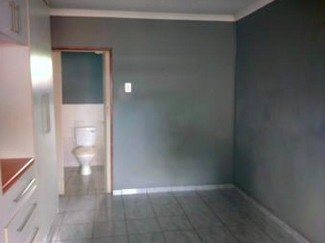 2 Bedroom House in Veld En Vlei