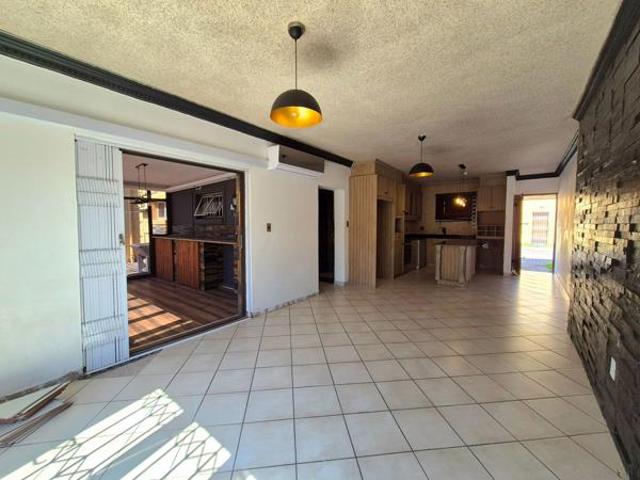 2 Bedroom House in Veldenvlei