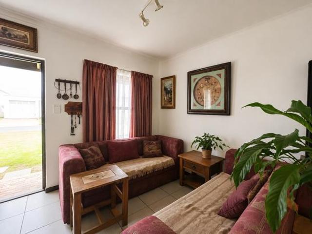 2 Bedroom House in Victoria Park