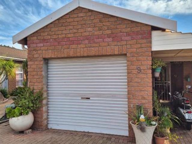 2 Bedroom House in Vredenburg