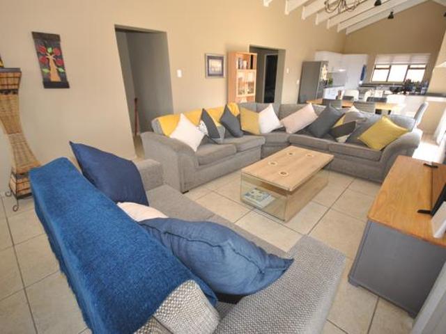 2 Bedroom House in Vulintaba Country Estate