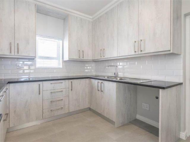 2 Bedroom House in Yzerfontein