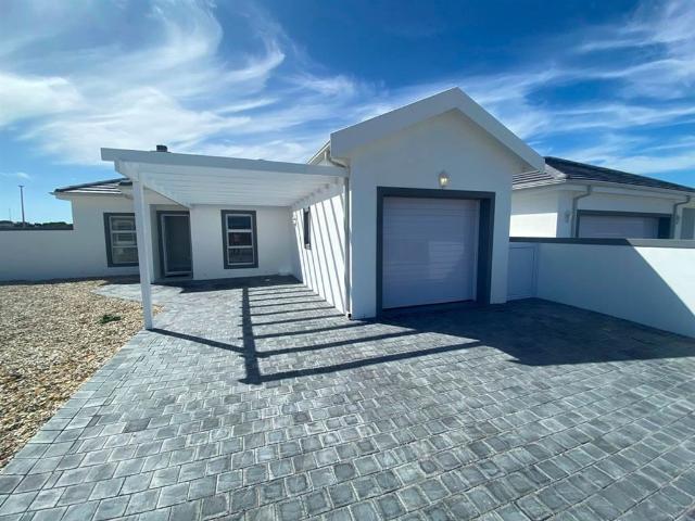 2 Bedroom House in Yzerfontein