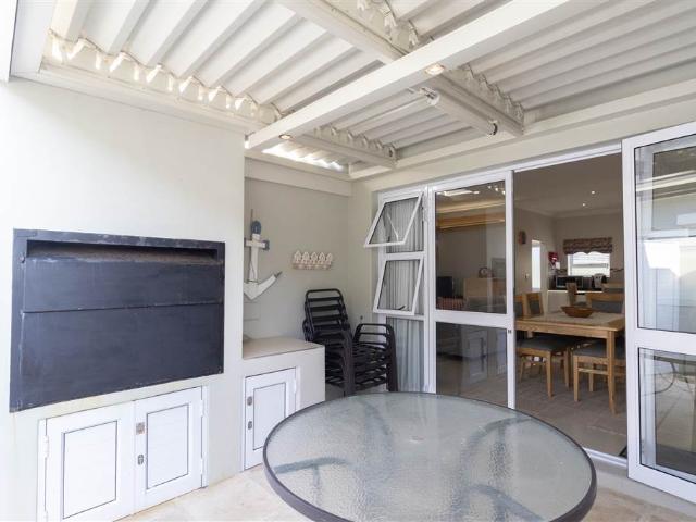 2 Bedroom House in Yzerfontein