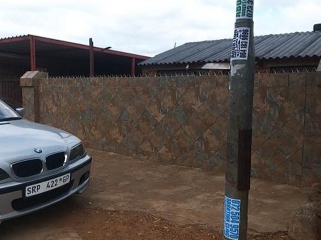 2 Bedroom House in Zola