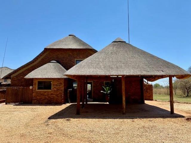 2 Bedroom House in Zebula Golf Estate