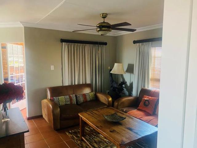 2 Bedroom Apartment in Zwartkop