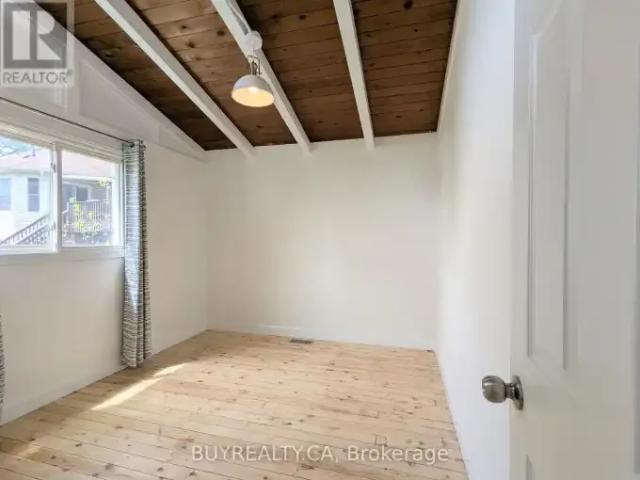 2 Bedroom House Innisfil ON 102587550