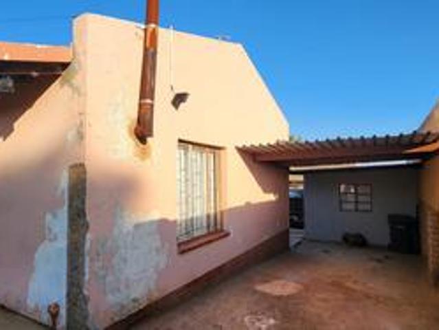 2 bedroom house on the market in toe.