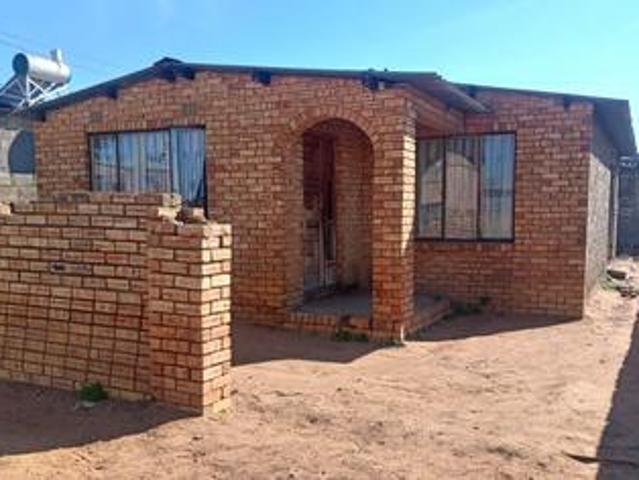 2 bedroom house on the market in tsh.