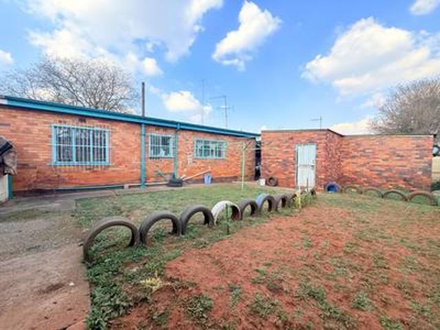 2 bedroom house on the market in van.