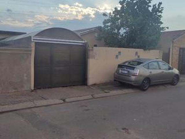 2 bedroom house on the market in chiawelo