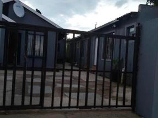 2 bedroom house on the market in clayville