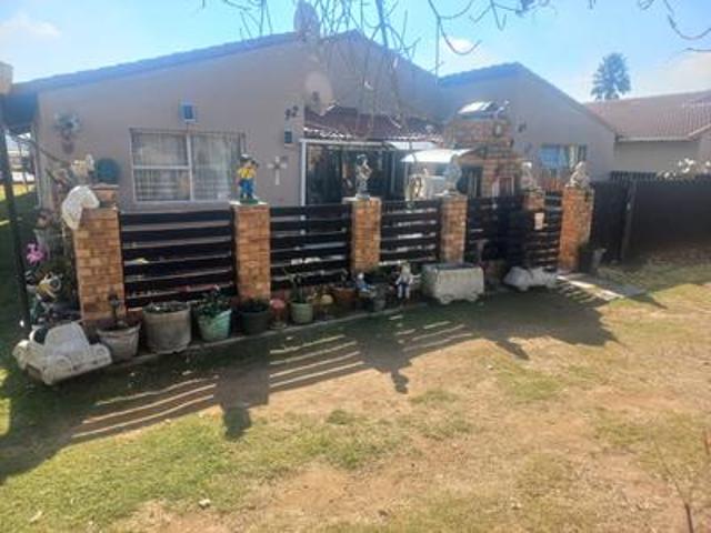 2 bedroom house on the market in elspark