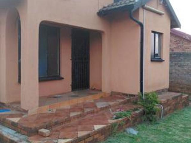 2 bedroom house on the market in enn.