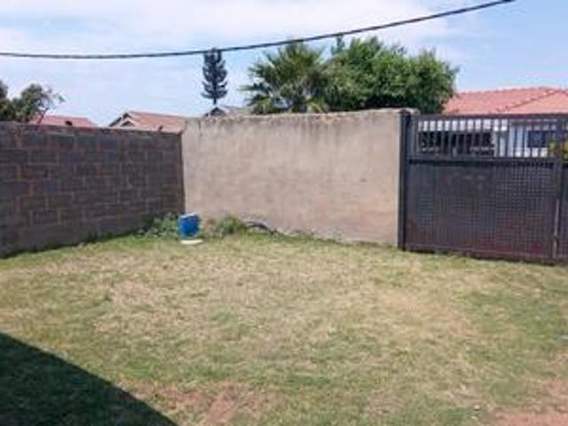 2 bedroom house on the market in fle.
