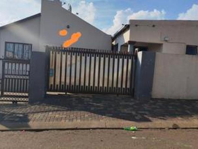 2 bedroom house on the market in hos.