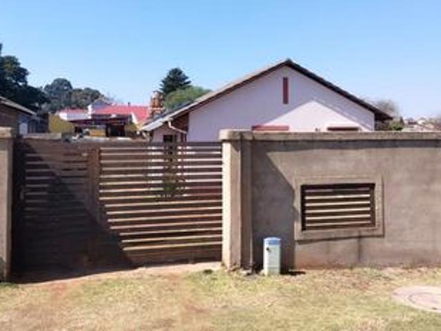 2 bedroom house on the market in len.