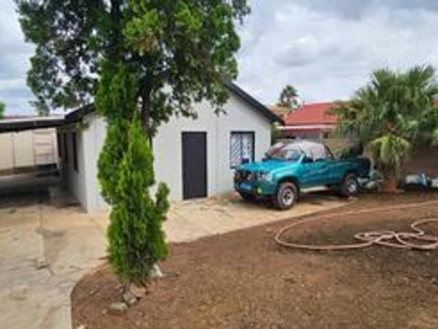 2 bedroom house on the market in lot.