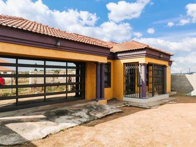 2 bedroom house on the market in mam.