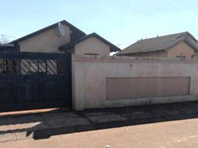 2 bedroom house on the market in pro.