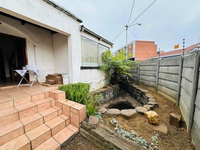 2 bedroom house on the market in primrose