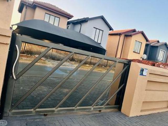 2 bedroom house on the market in sos.