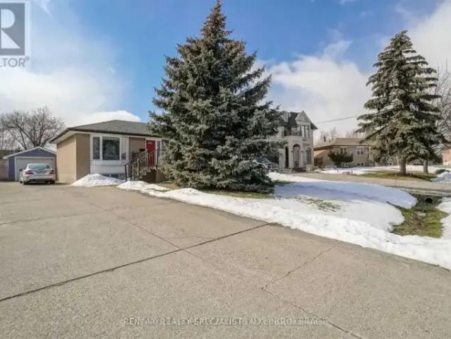 2 Bedroom House Oakville ON 103879657