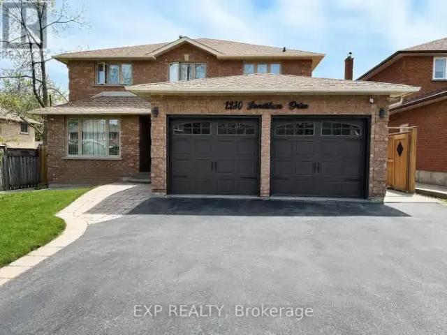 2 Bedroom House Oakville ON LS102915305