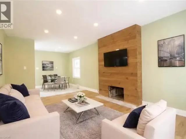 2 Bedroom House London ON LS101016727