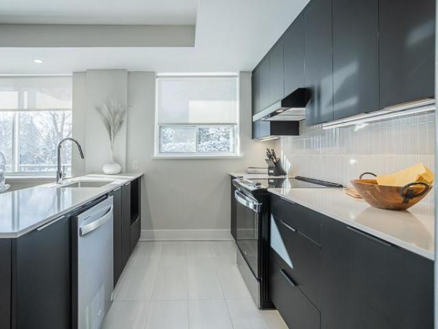 2 Bedroom House Mont Royal QC 96586704