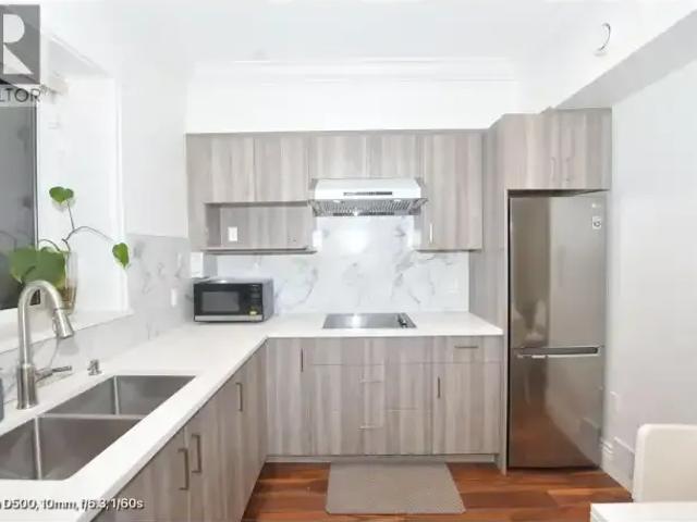2 Bedroom House North Vancouver BC 103579403