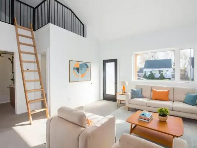 2 Bedroom House Niagara Falls ON 102846372