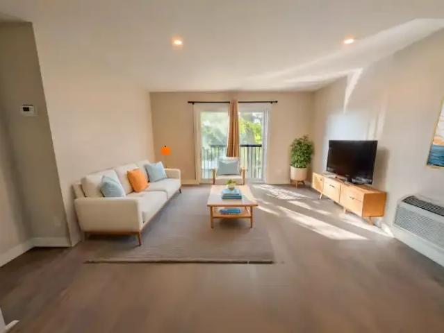2 Bedroom House Niagara Falls ON 105269176