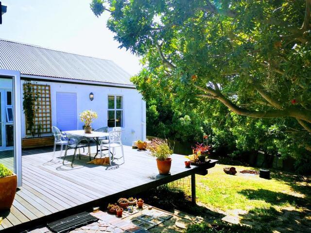2 Bedroom House Simons Town Western Cape LS102591347